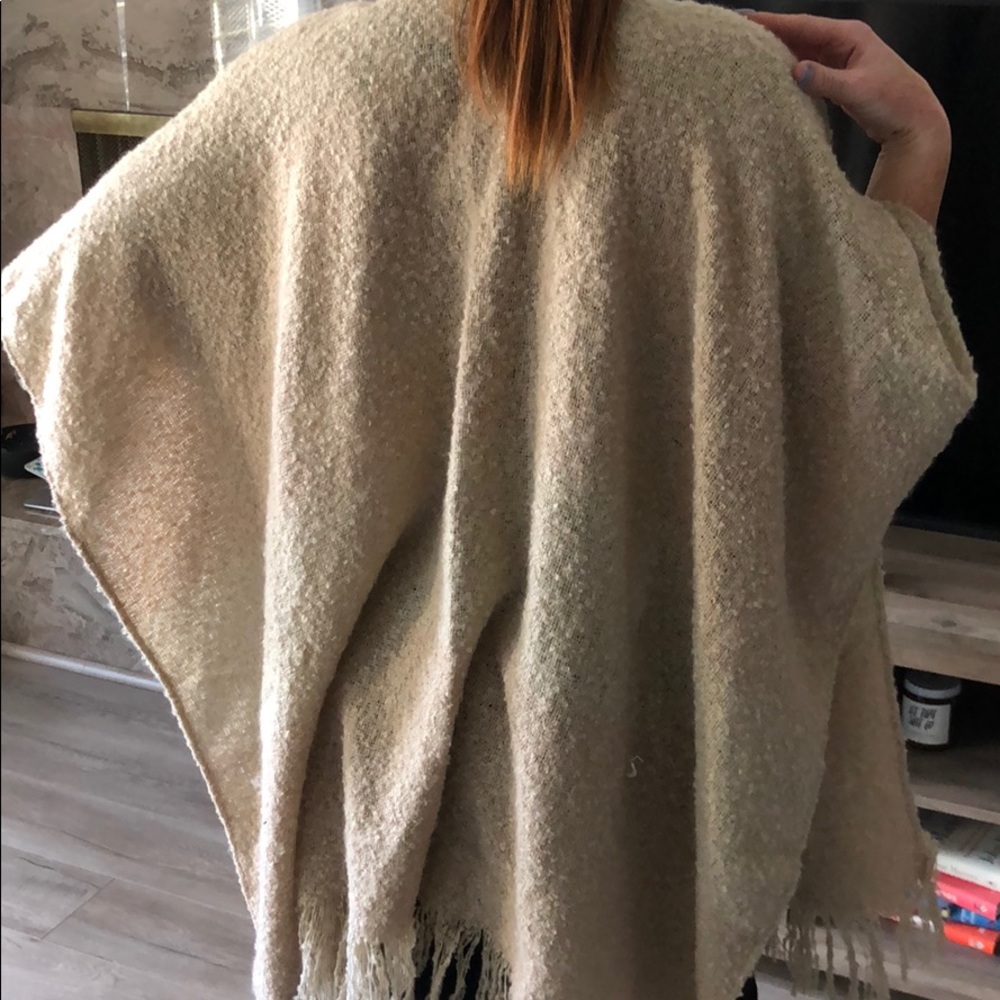 Fashion nova poncho